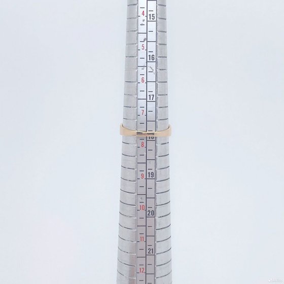 Золотое кольцо с камнями 585пр. размер: 17,8