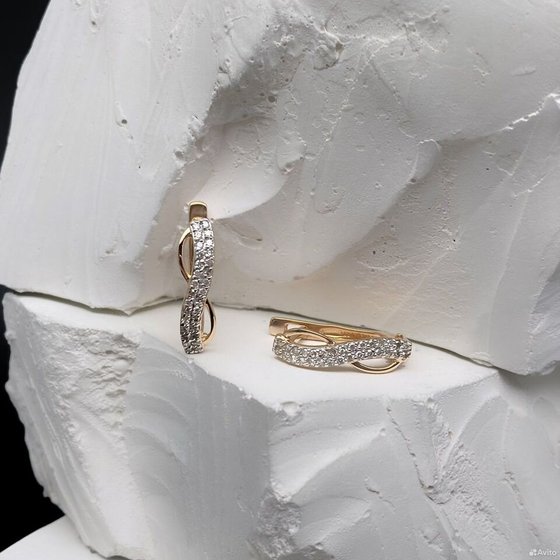 Золотые серьги с бриллиантами 585пр. вес: 2,16гр