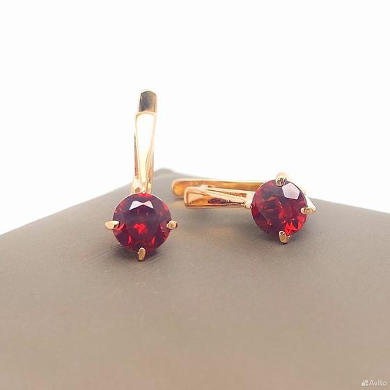 Золотые серьги с камнями 585пр. вес: 3,30гр