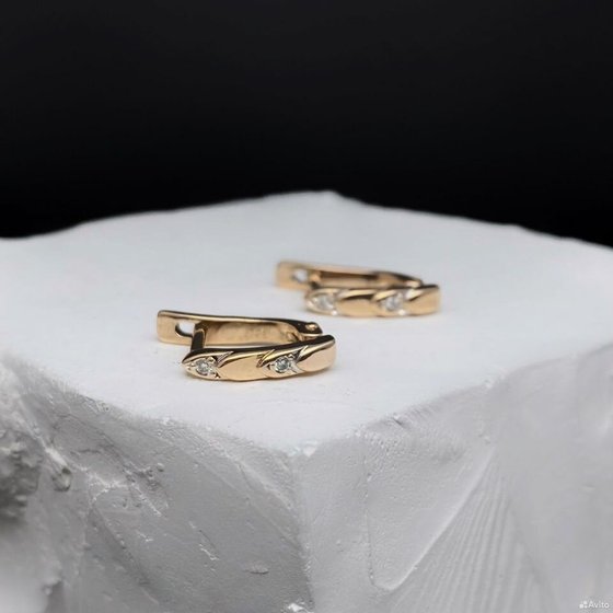 Золотые серьги с бриллиантами 585пр. вес: 2,11гр