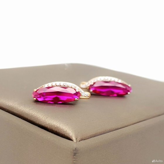Золотые серьги с камнями 585пр. вес: 3,23гр
