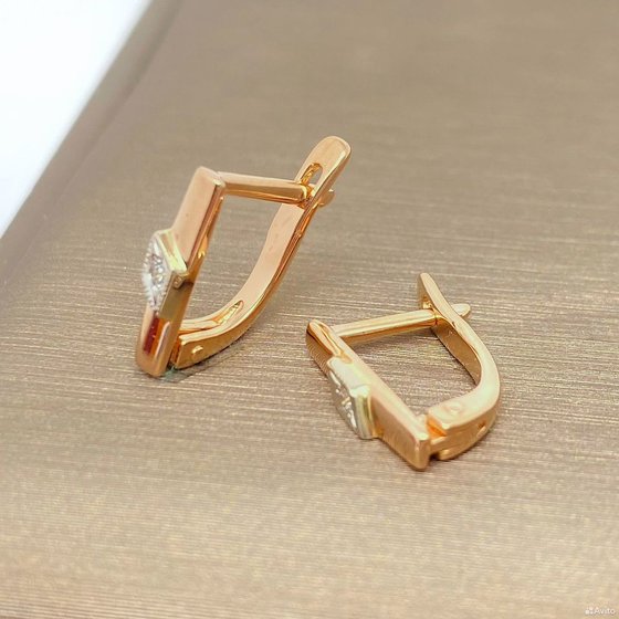 Золотые серьги с камнями 585пр. вес: 1,84гр