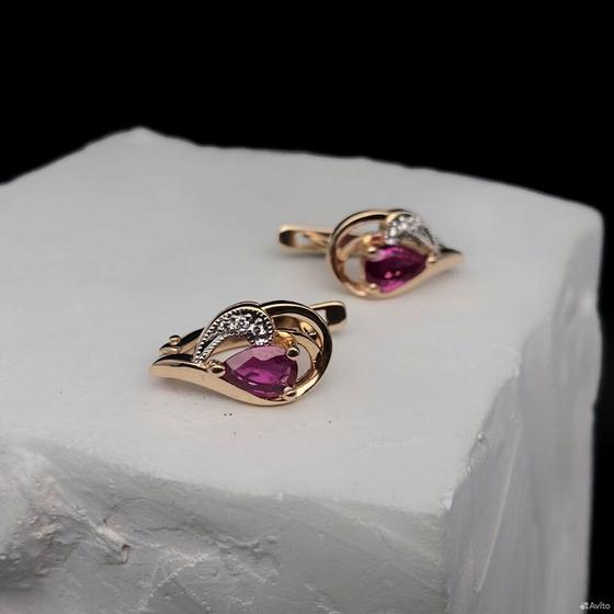 Золотые серьги с бриллиантами 585пр. вес: 3,38гр