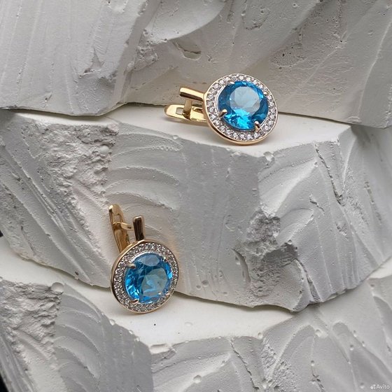 Золотые серьги с камнями 585пр. вес:4,13гр