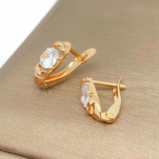 Золотые серьги с камнями 585пр. вес: 1,74гр