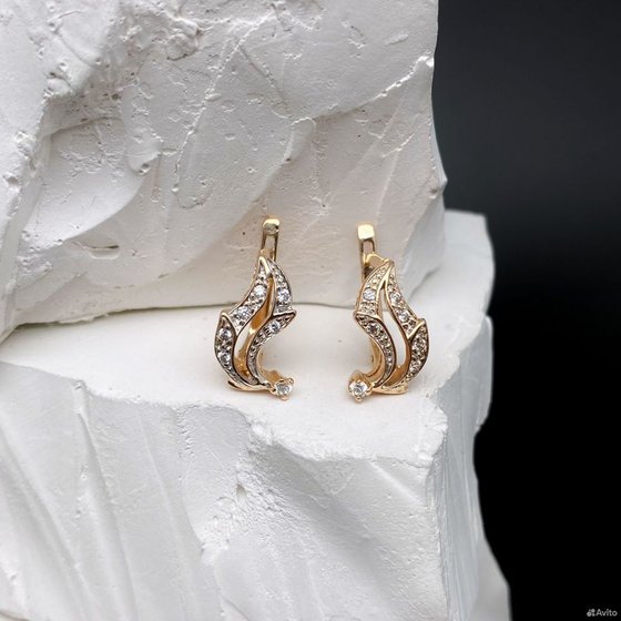 Золотые серьги с камнями 585пр. вес: 3,71гр