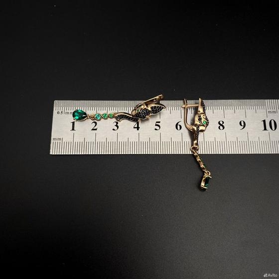 Золотые серьги с камнями 585пр. вес: 5,59гр