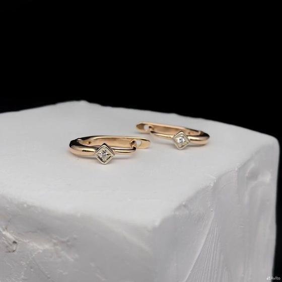 Золотые серьги с камнями 585пр. вес: 1,89гр