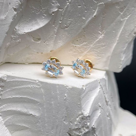 Золотые серьги с камнями 585пр. вес: 1,66гр