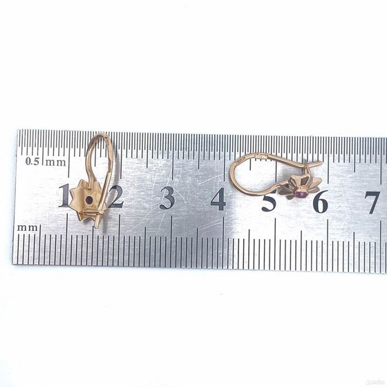 Золотые серьги с камнями 583пр. вес: 2,10гр