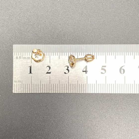 Золотые серьги с камнями 585пр. вес: 1,60гр