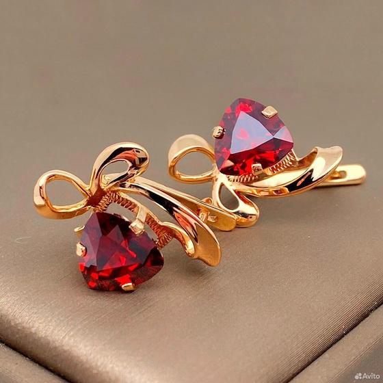 Золотые серьги с камнями 585пр. вес: 5,95гр