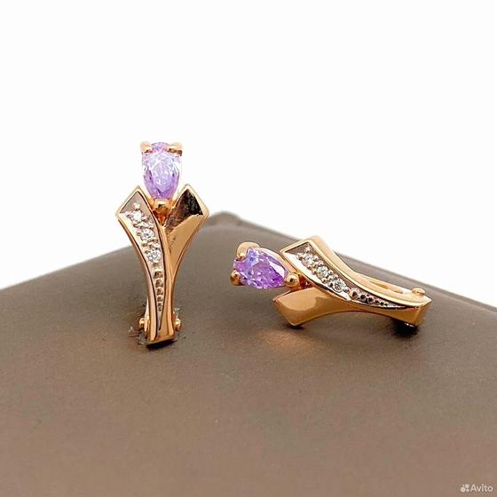 Золотые серьги с камнями 585пр. вес: 2,94гр