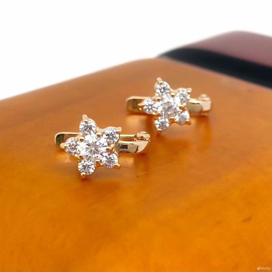 Золотые серьги с камнями 585пр. вес: 1,27гр