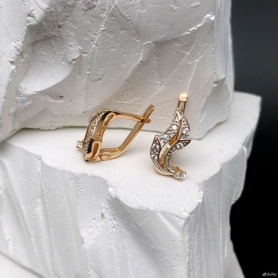 Золотые серьги с камнями 585пр. вес: 3,71гр