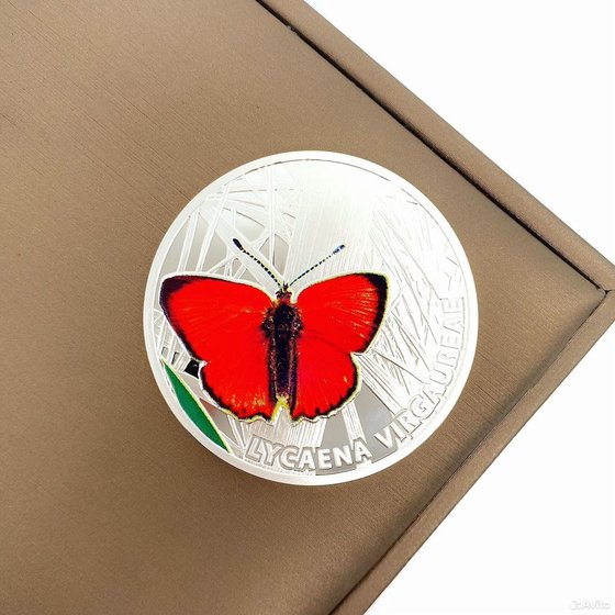 Серебряная монета Елизавета II 925пр
