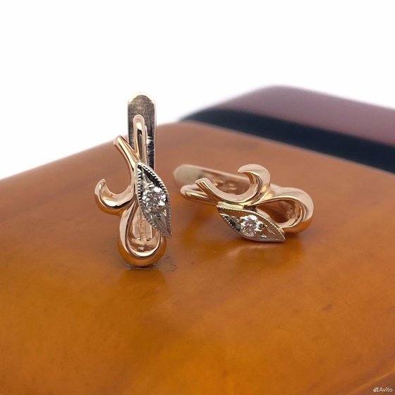 Золотые серьги с бриллиантами 585пр. вес: 2,94гр