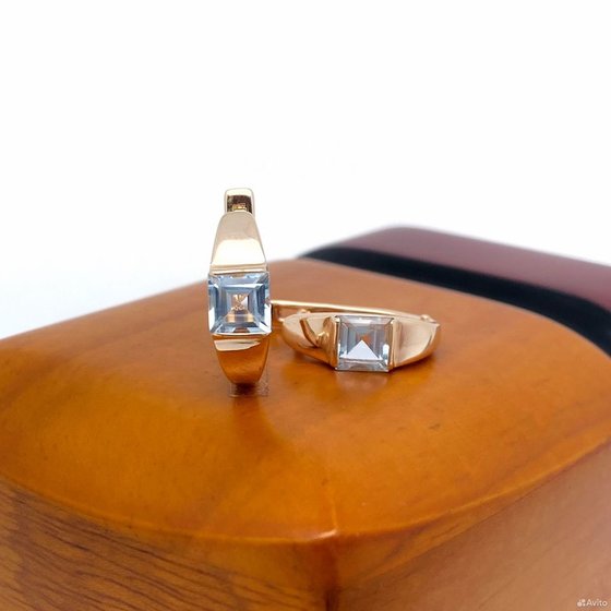 Золотые серьги с камнями 585пр. вес: 4,22гр