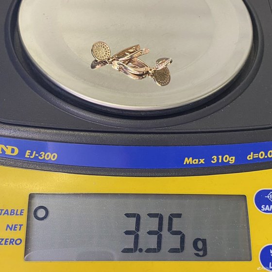 Золотые серьги с камнями 585пр. вес: 3,35гр