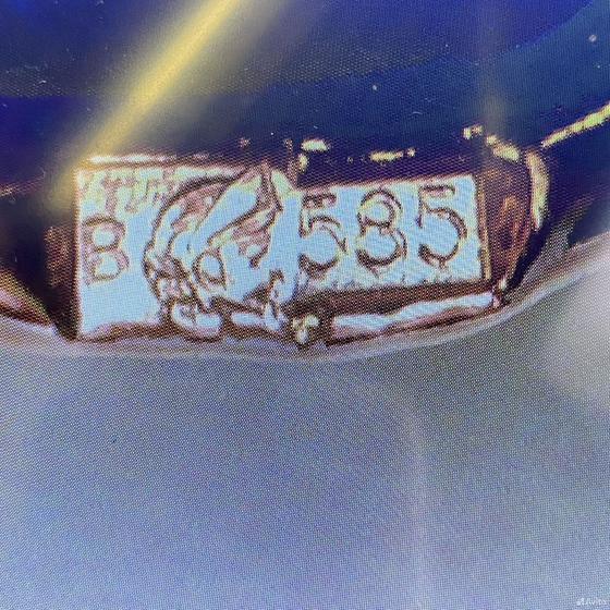 Золотые серьги с камнями 585пр. вес: 1,89гр
