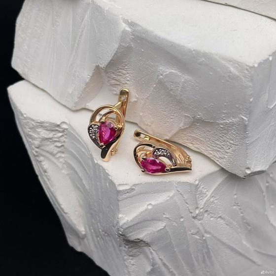 Золотые серьги с бриллиантами 585пр. вес: 3,38гр