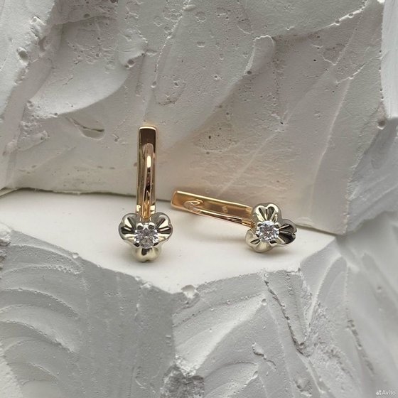 Золотые серьги с бриллиантами 585пр. вес: 3,10гр