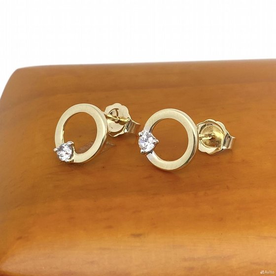 Золотые серьги с камнями 585пр. вес: 1,10гр