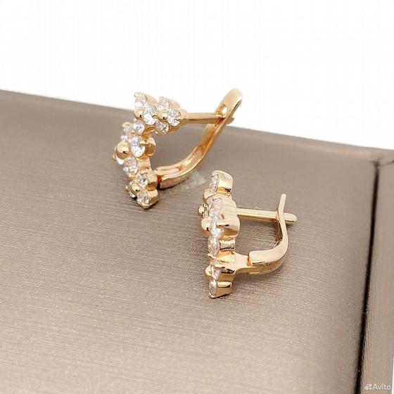 Золотые серьги с камнями 585пр. вес: 3,53гр