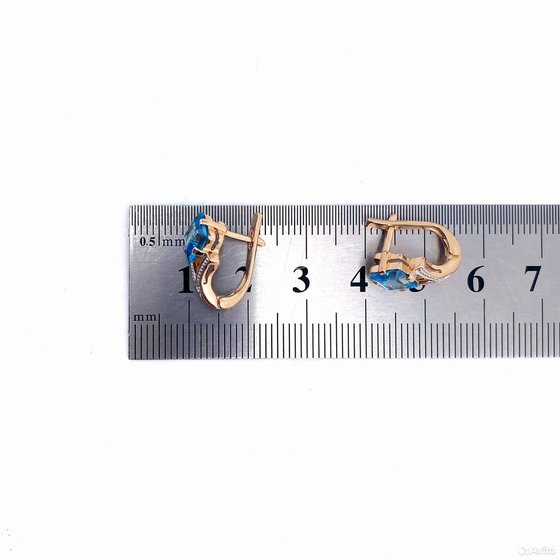 Золотые серьги с камнями 585пр. вес: 3,70гр