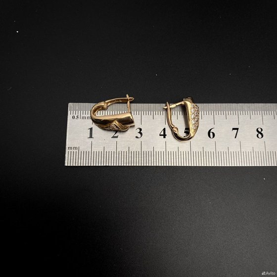 Золотые серьги с камнями 585пр. вес: 5,36гр