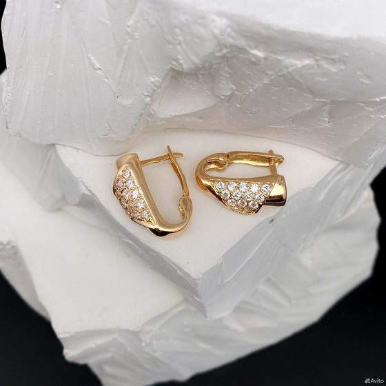 Золотые серьги с камнями 585пр. вес: 5,36гр