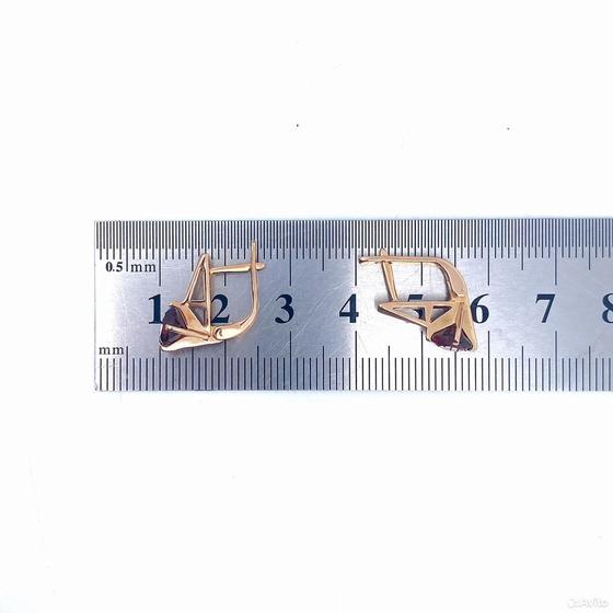 Золотые серьги с камнями 585пр. вес: 3,30гр