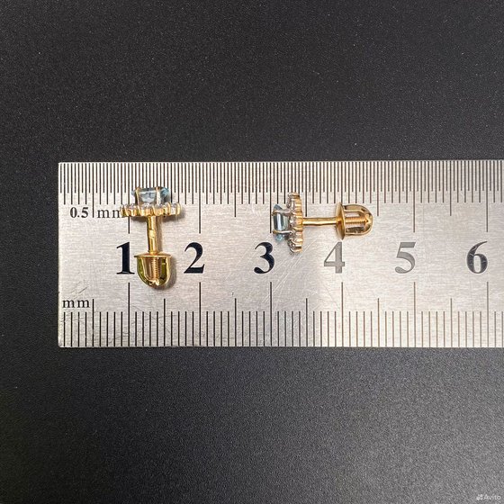 Золотые серьги с камнями 585пр. вес: 1,66гр
