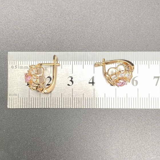 Золотые серьги с камнями 585пр. вес: 4,17гр