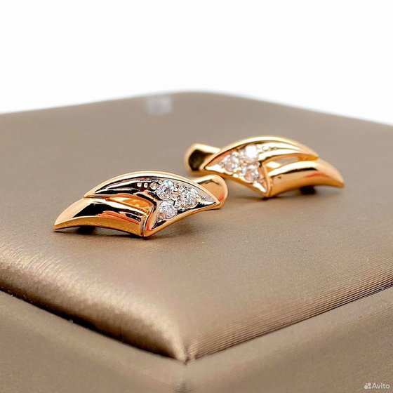 Золотые серьги с камнями 585пр. вес: 3,83гр