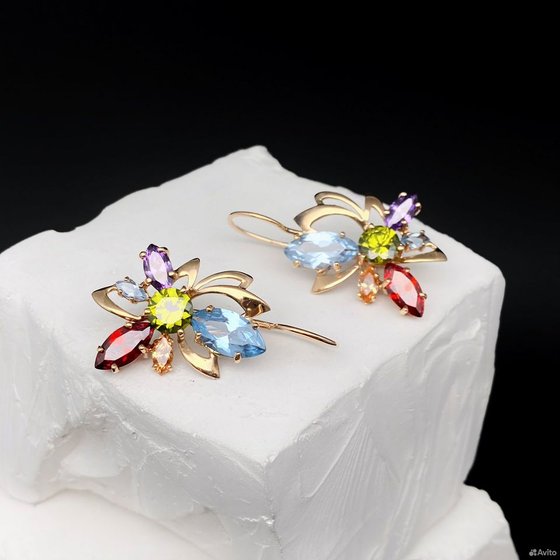 Золотые серьги с камнями 585пр. вес: 8,01гр