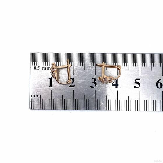 Золотые серьги с камнями 585пр. вес: 1,27гр
