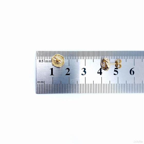 Золотые серьги с камнями 585пр. вес: 1,76гр