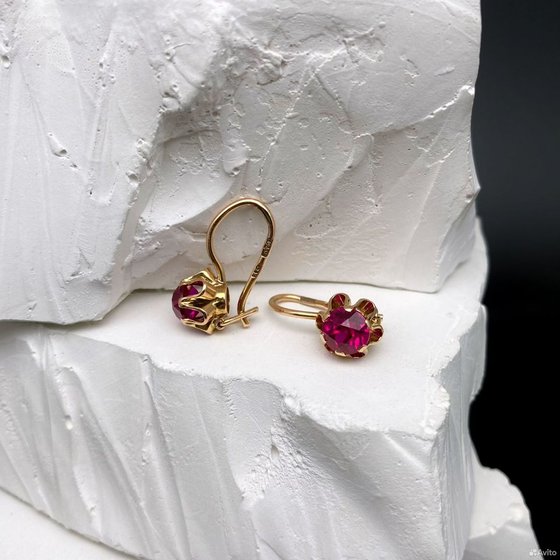 Золотые серьги с камнями 583пр. вес: 2,84гр