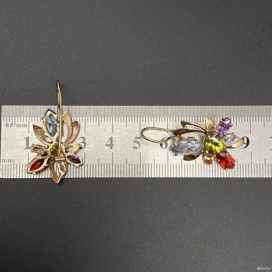Золотые серьги с камнями 585пр. вес: 8,01гр