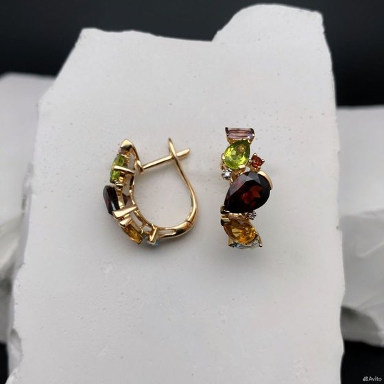 Золотые серьги с камнями 585пр. вес: 4,76гр