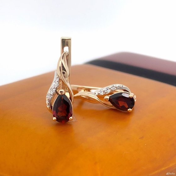 Золотые серьги с бриллиантами 585пр. вес: 2,49гр