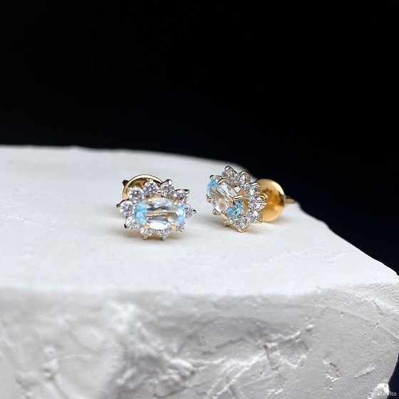 Золотые серьги с камнями 585пр. вес: 1,66гр