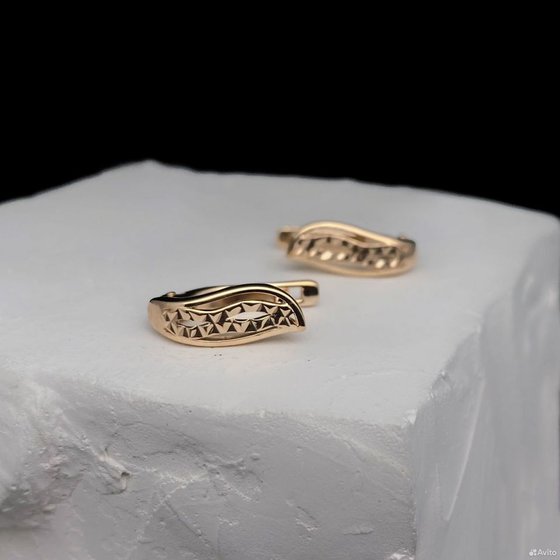 Золотые серьги 585пр. вес: 2,20гр