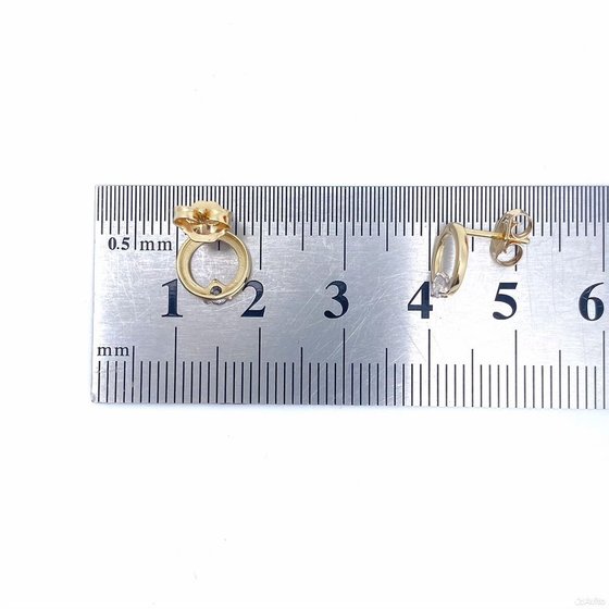 Золотые серьги с камнями 585пр. вес: 1,10гр