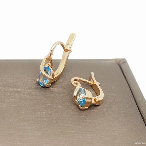 Золотые серьги с камнями 585пр. вес: 2,19гр