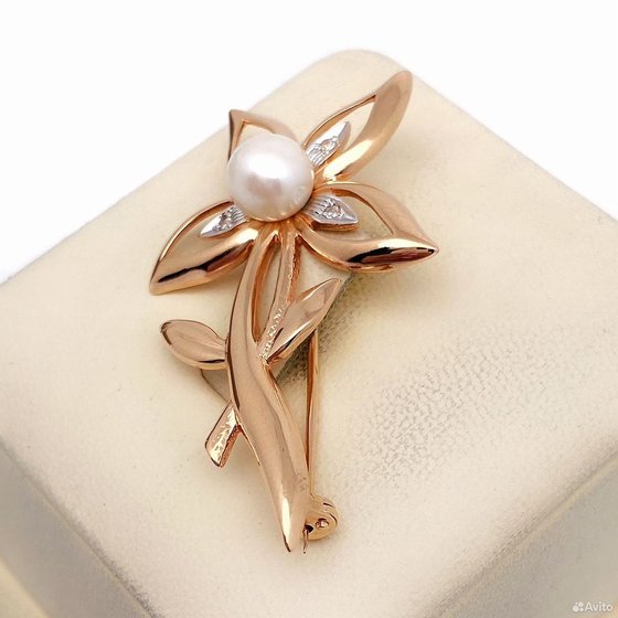 Золотая брошь с камнями 585пр. вес: 5,48гр