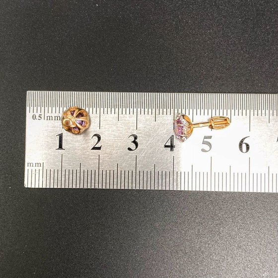 Золотые серьги с камнями 585пр. вес: 1,47гр