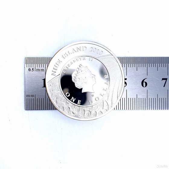 Серебряная монета Елизавета II 925пр