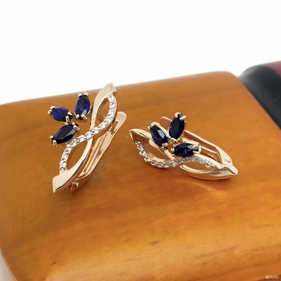 Золотые серьги с камнями 585пр. вес: 3,02гр